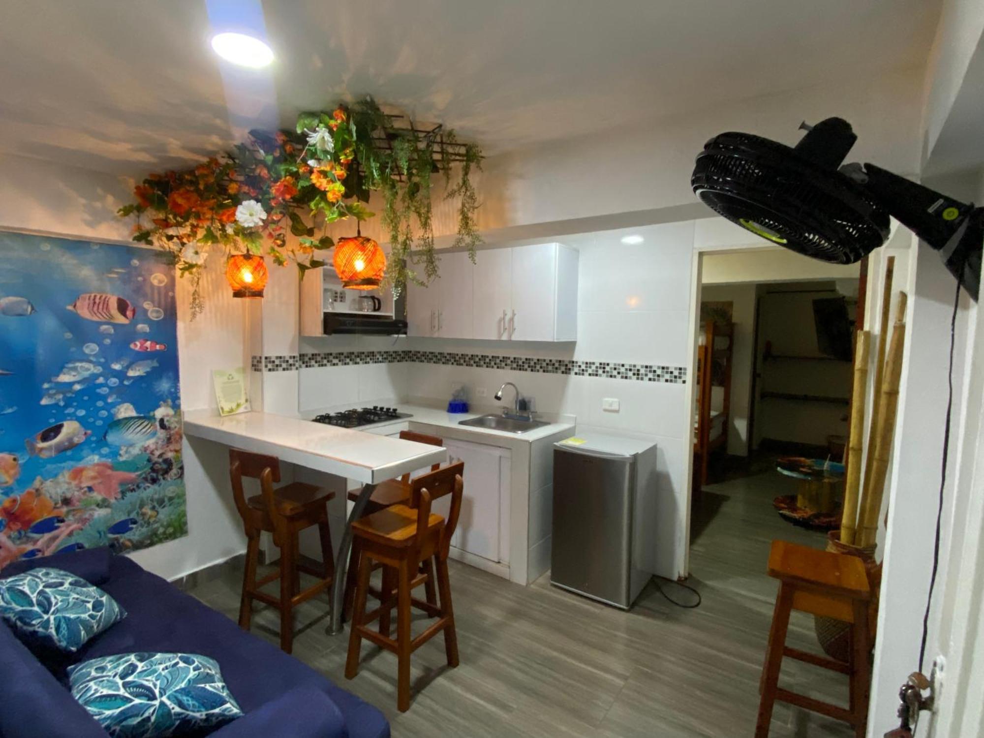 Acuarios Hostal Плайя-Ладрильерос Экстерьер фото